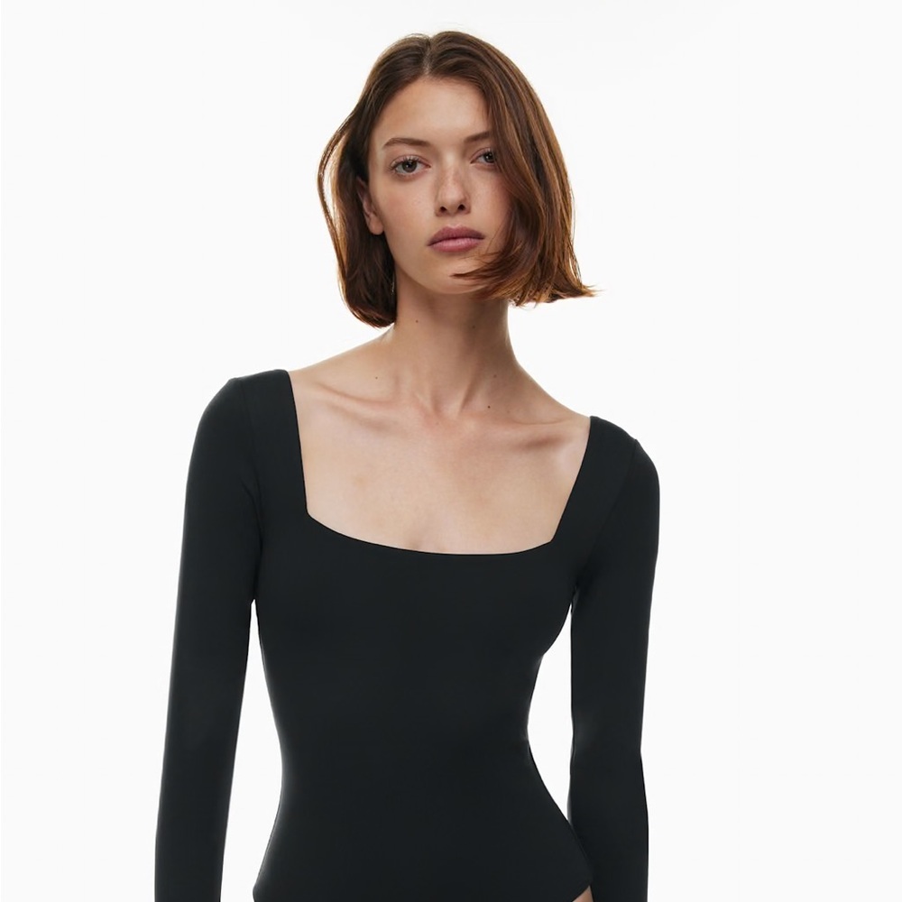 Aritzia Contour Square Neck Long Sleeve Bodysuit